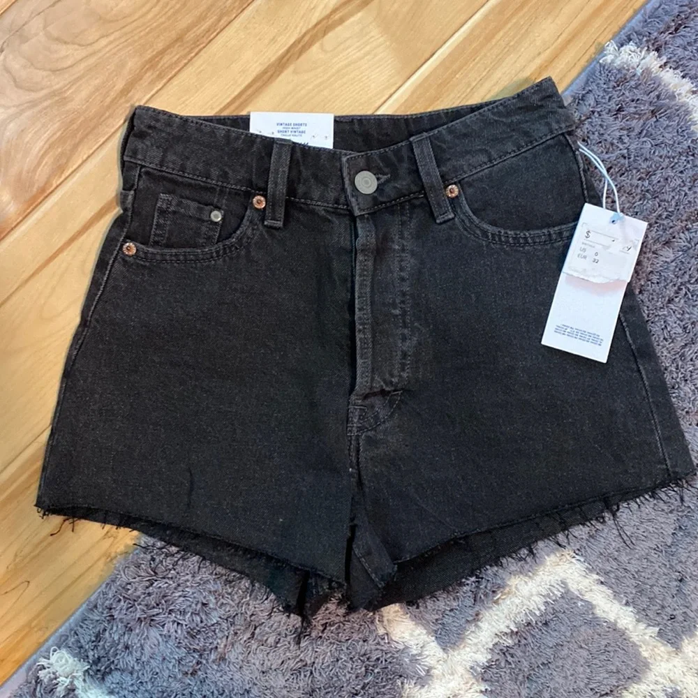 NWT Black H&M Shorts - Picture 1 of 4